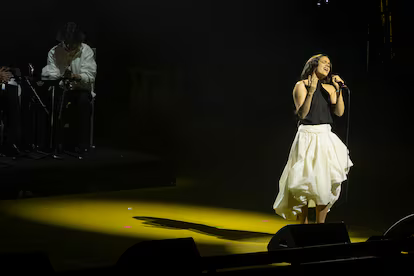 ROSALÍA APARECE POR SORPRESA EN EL HISTÓRICO CONCIERTO PRO PALESTINA