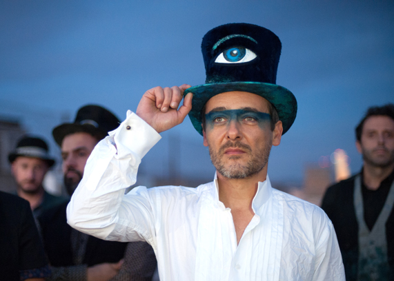 LOVE OF LESBIAN ANUNCIAN SU RETIRADA DE LA MÚSICA EN DIRECTO