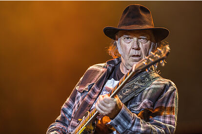 NEIL YOUNG DEMANDA A DONALD TRUMP POR ROBAR SU MÚSICA